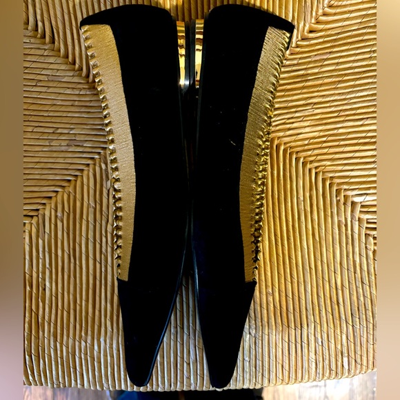 Massimo Dutti POINTED BALLET FLATS WITH GOLD METALLIC GATHERED DETAIL - Picture 2 of 3